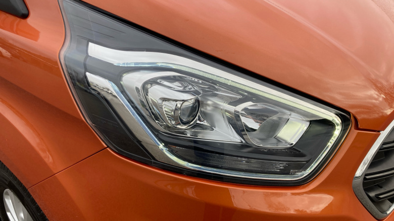 Ford Transit Custom 300 L1 Diesel Fwd 2.0 EcoBlue 170ps Low Roof D/Cab Limited Van Auto